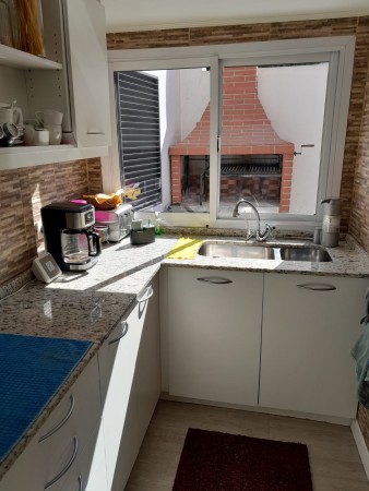 Excelente Duplex Reciclado con 3 dormitorios y Cochera Cubierta