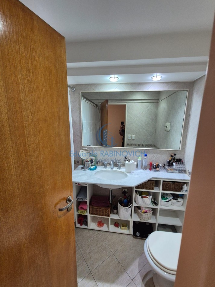 Dpto. Reciclado de 4 amb con Dependencia, Cochera y Baulera en Excel, Ubicacion