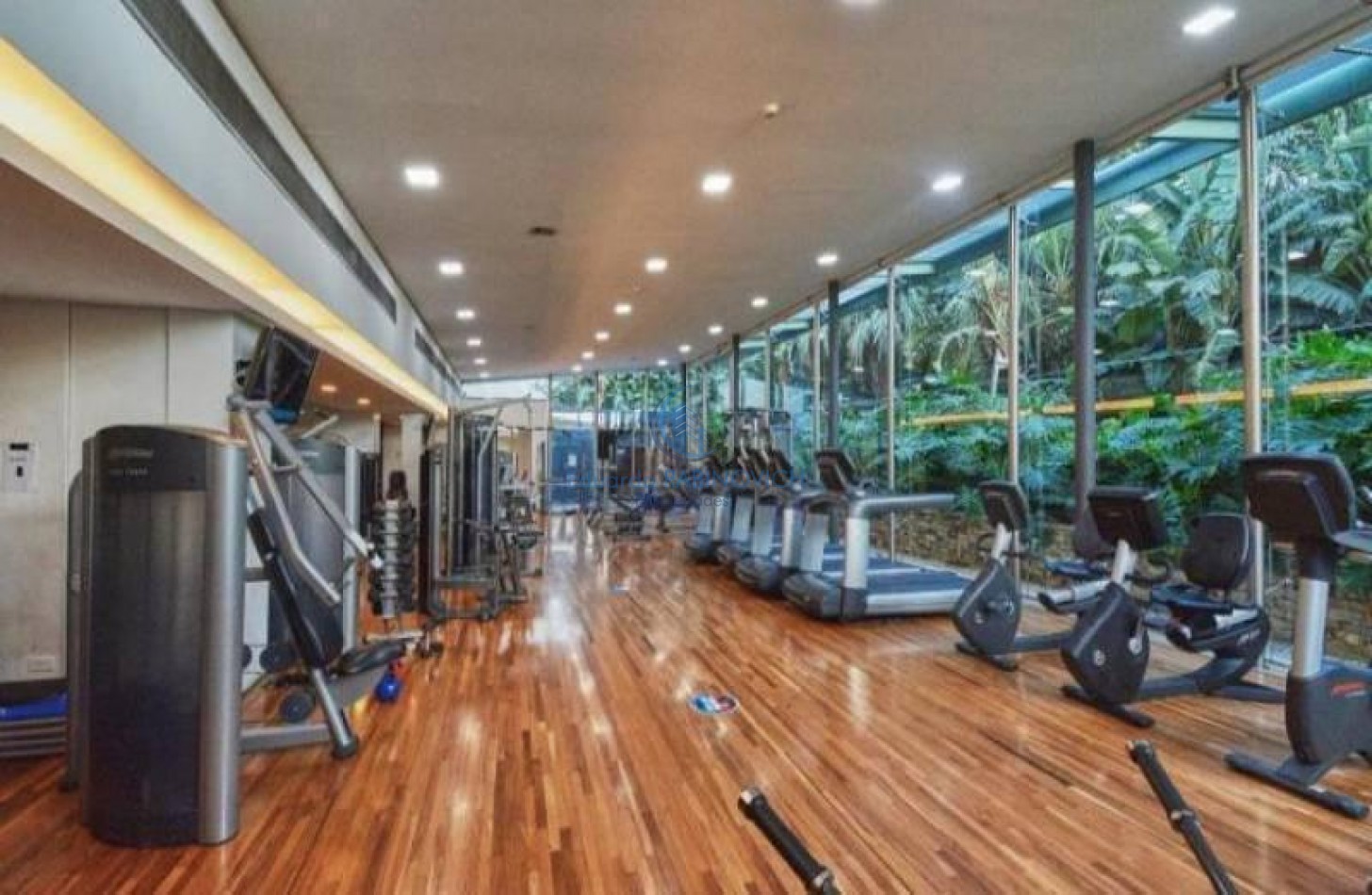 EXCLUSIVO DPTO. C/GRAN TERRAZA PRIVADA C/PARRILLA JACUZZI Y PISCINA. 3 COCHERAS FIJAS