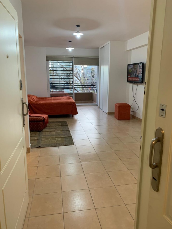 Comodo Monoambiente con Balcon al Frente Apto Credito