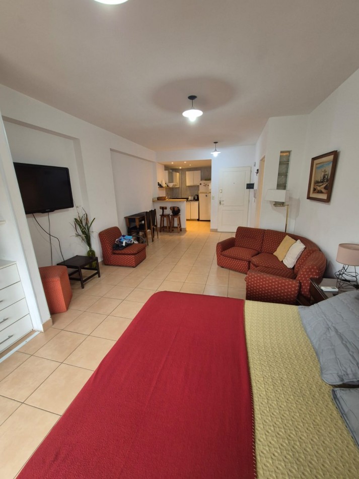 Comodo Monoambiente con Balcon al Frente Apto Credito