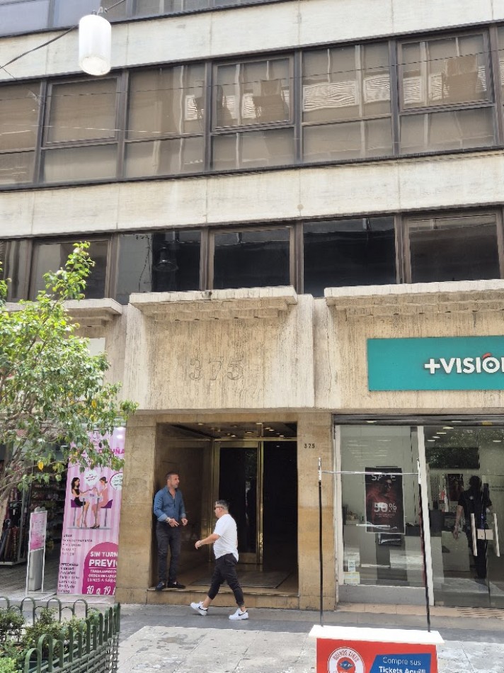 Amplia Oficina de 170 m2 sobre Florida con cocheras