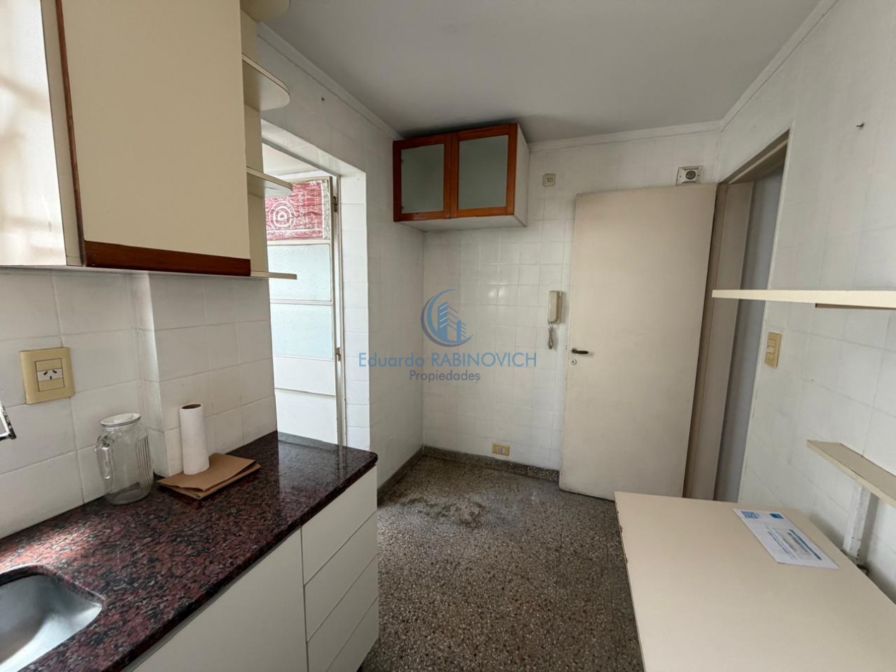 Dpto. 3 Ambientes Al Cfre. con Excelente Ubicacion