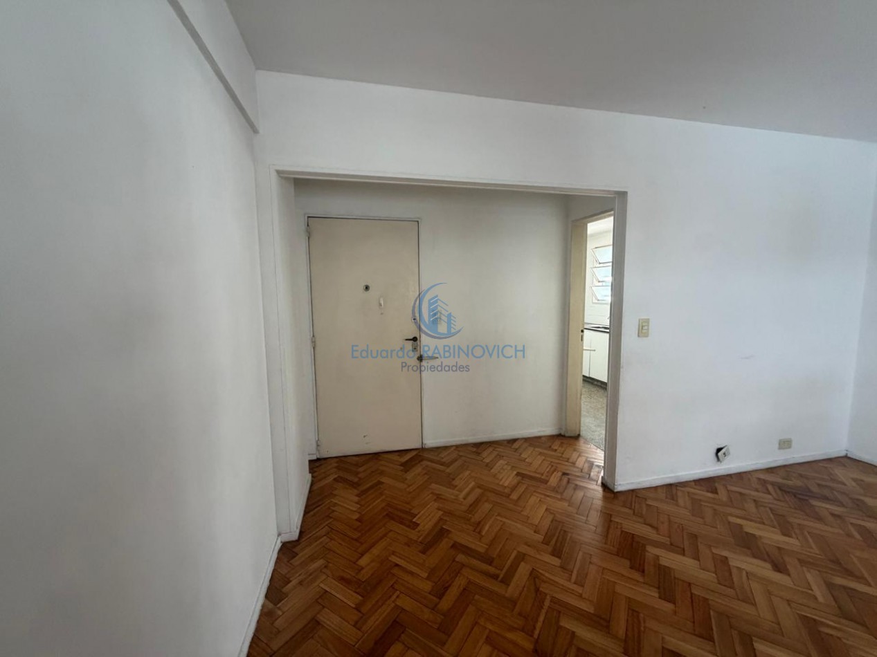 Dpto. 3 Ambientes Al Cfre. con Excelente Ubicacion