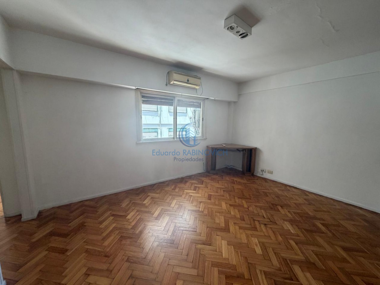 Dpto. 3 Ambientes Al Cfre. con Excelente Ubicacion