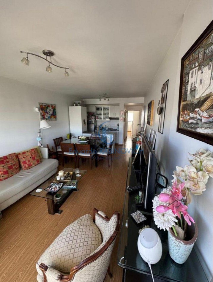  Departamento de 2 amb. Excelentemente Mejorado en piso Alto con Amenities