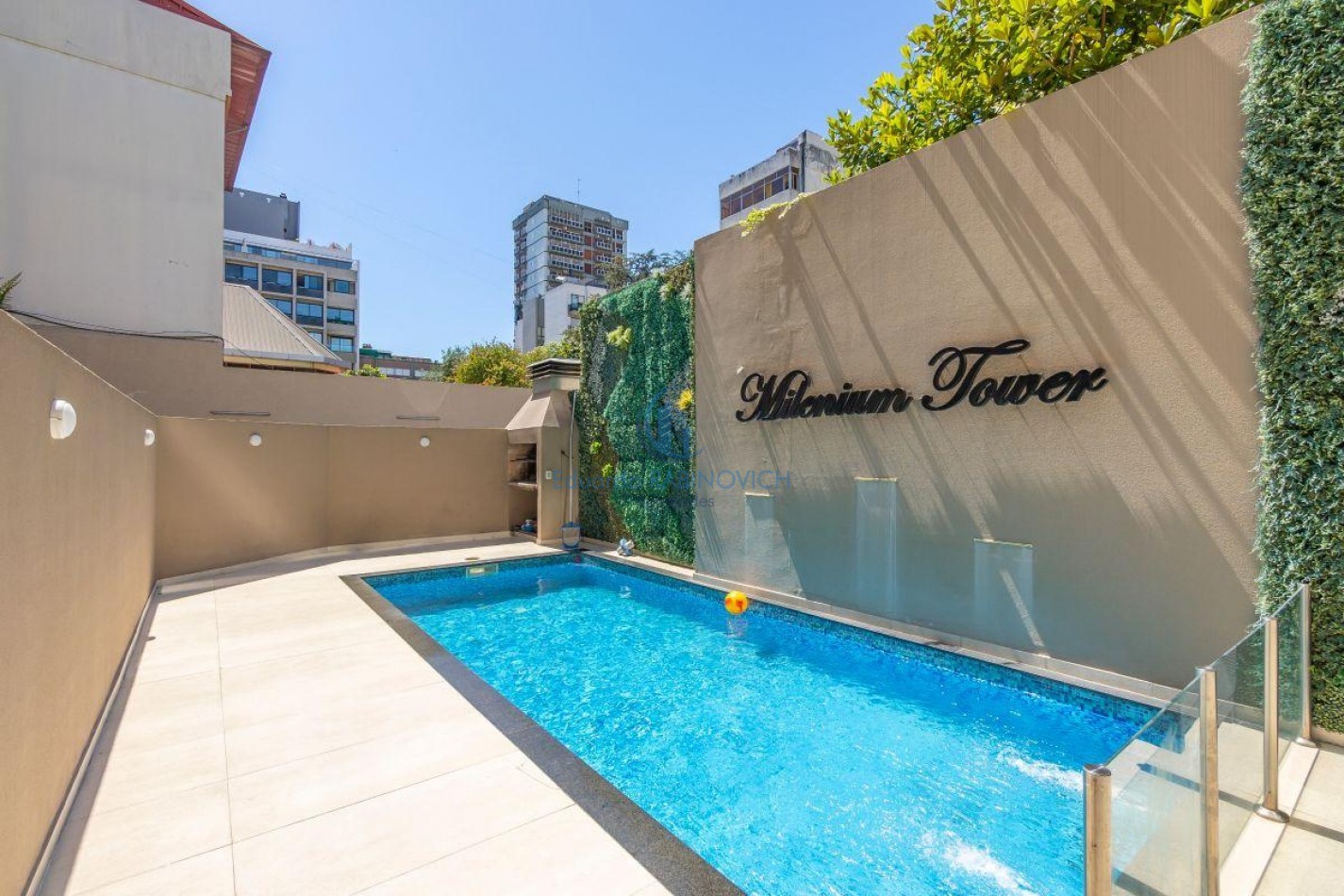 Semipiso 4 Amb. con Cochera y Baulera en Edif. con Amenities